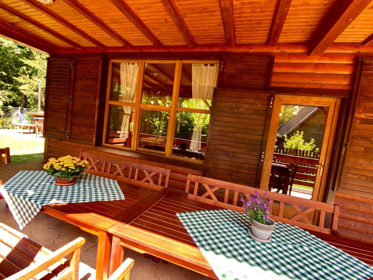 Platan Vendeghaz Villa Izvoare  Luaran gambar